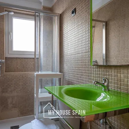 Myhousespain - Piso Reformado En El Centro Gijon Exterior photo