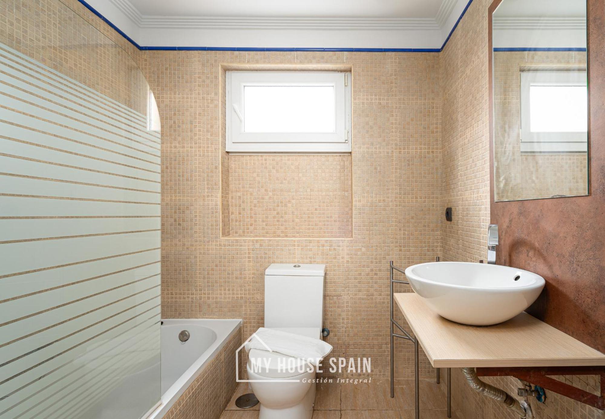 Myhousespain - Piso Reformado En El Centro Gijón